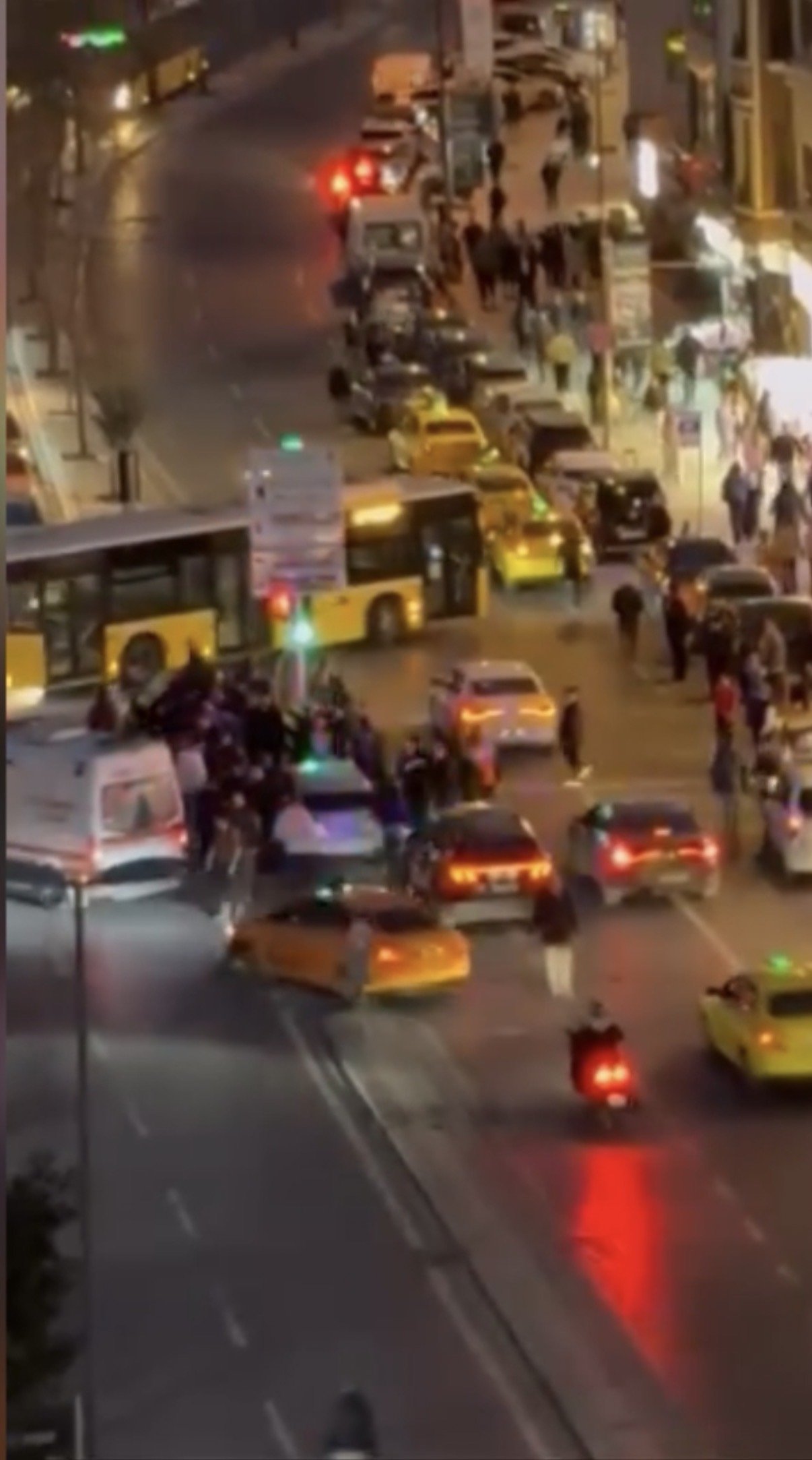 S I S L I’ D E O T O M O B I L I N C A R P T I G I D I R E K M I S I 1267226 377226